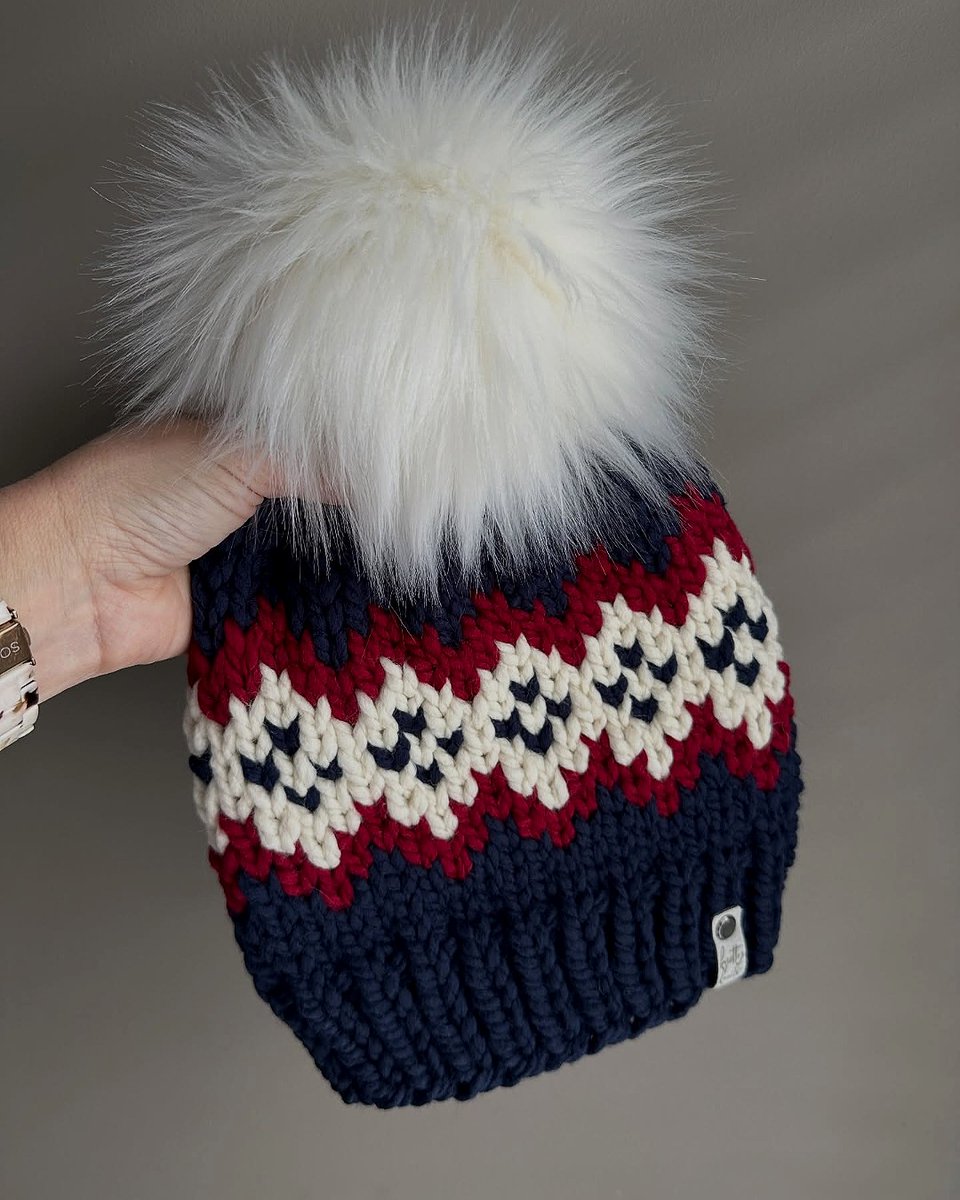 LionBrandYarn's tweet image. Beanie season isn’t over yet!! 
Wool-Ease® Thick &amp;amp; Quick® Yarn: ow.ly/NJx550YoCQ5
📷lisasknottyknits
.
#knit #knitknitknit #knitting #knitwear #handmade #diycrafts #yarn #yarnlove #yarncrafts #knitbeanie