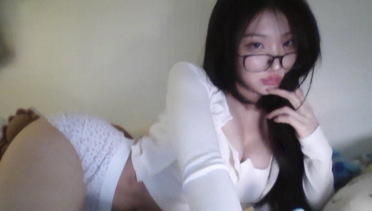 Nerd gf https://t.co/gVrhQ2PNoe