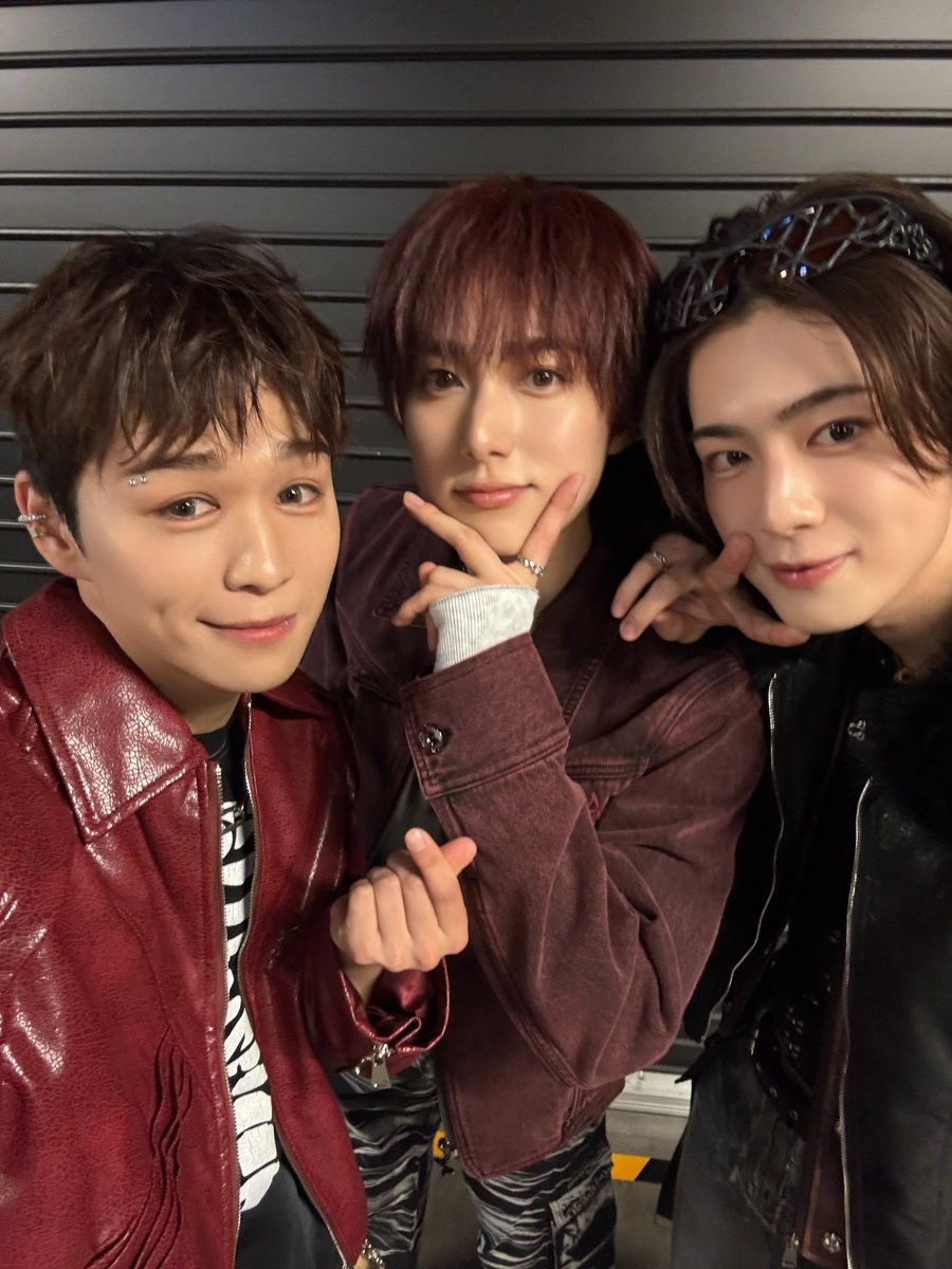 𝘢𝘳𝘶 tweet media