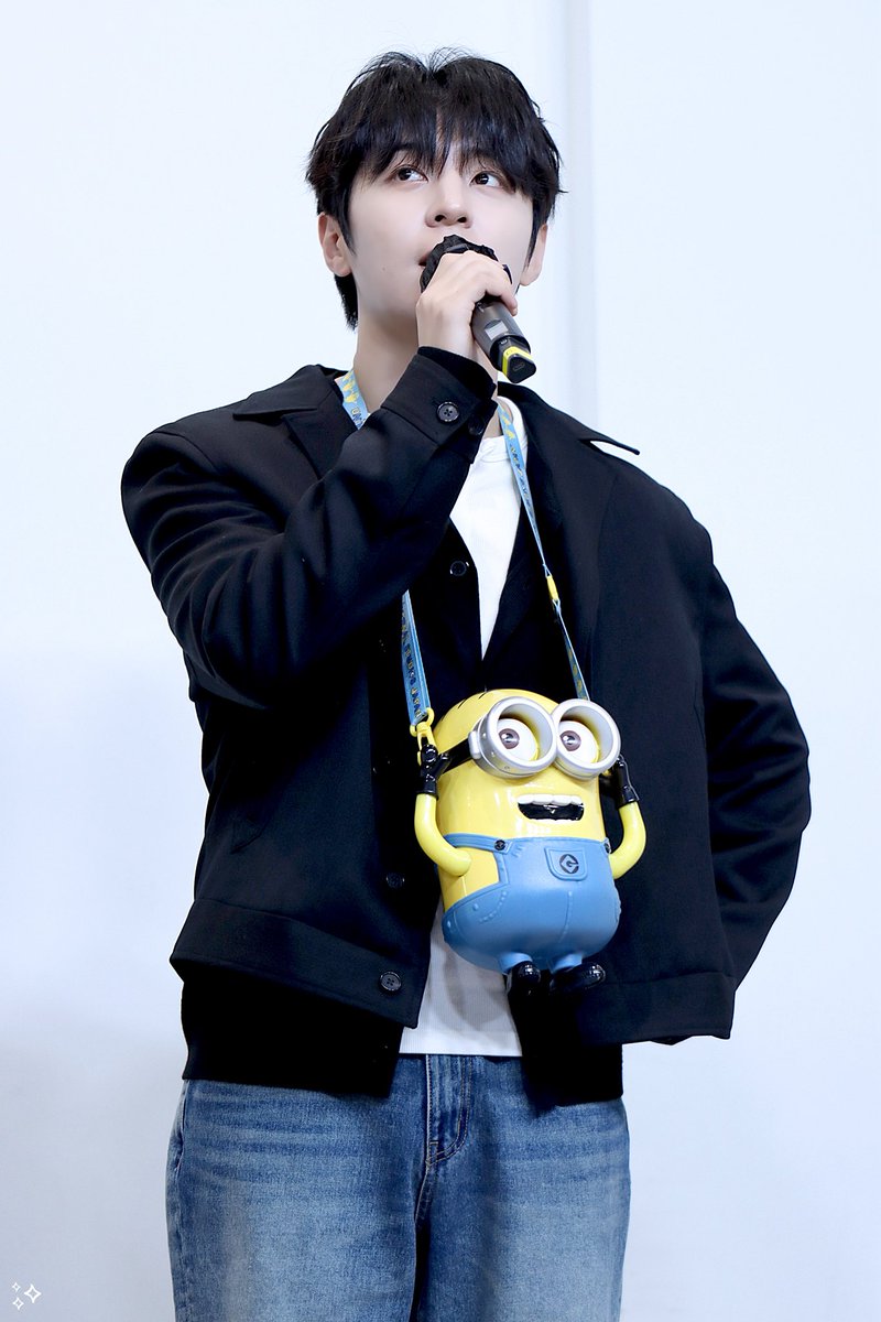 260314 어레이즈 팬사인회 #성윤

👀

#최성윤 #CHOISUNGYUN #AURORA