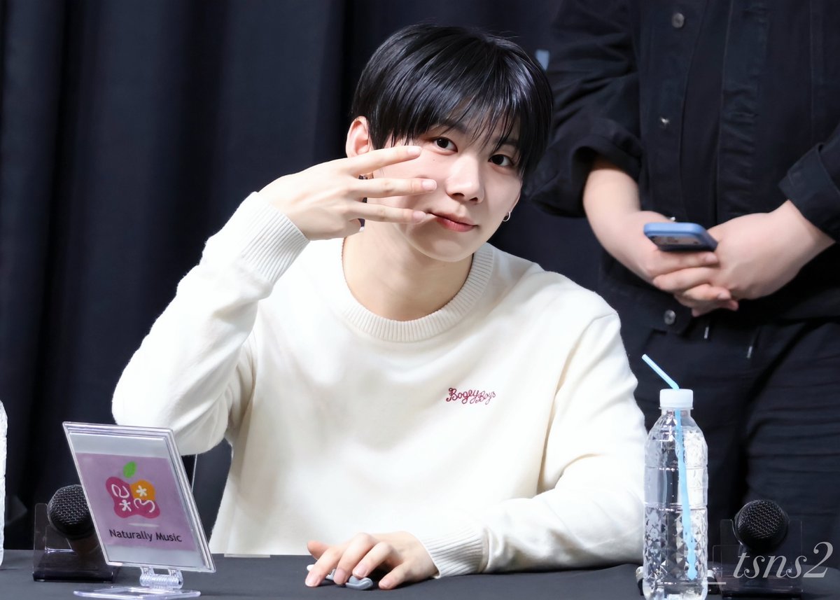 𝐜𝐡𝐚𝐭𝐨𝐧𝐚𝐢𝐦𝐞𝐞 tweet media