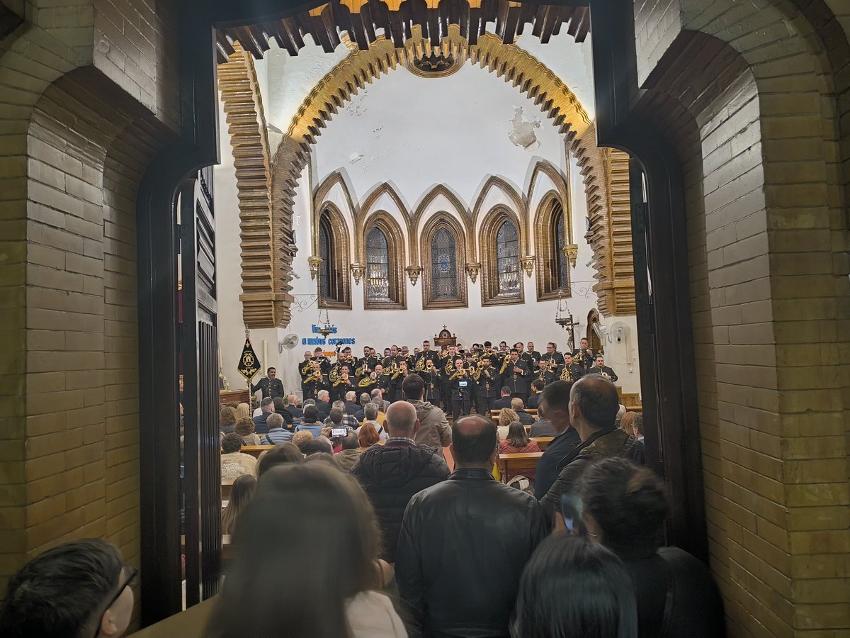 CofradeCostero's tweet photo. Gran noche vivida ayer.
Enormemente agradecidos a nuestro Pregonero D. Jose Luis Reina que nos llevó de la mano por nuestra semana mayor. Igualmente agradecidos a los saeteros, a nuestro joven pianista, y a @CCyTTEsencia
Desearos una Semana Santa plena.
#cuaresma 
#SemanaSanta https://t.co/fnFSMpBMf1