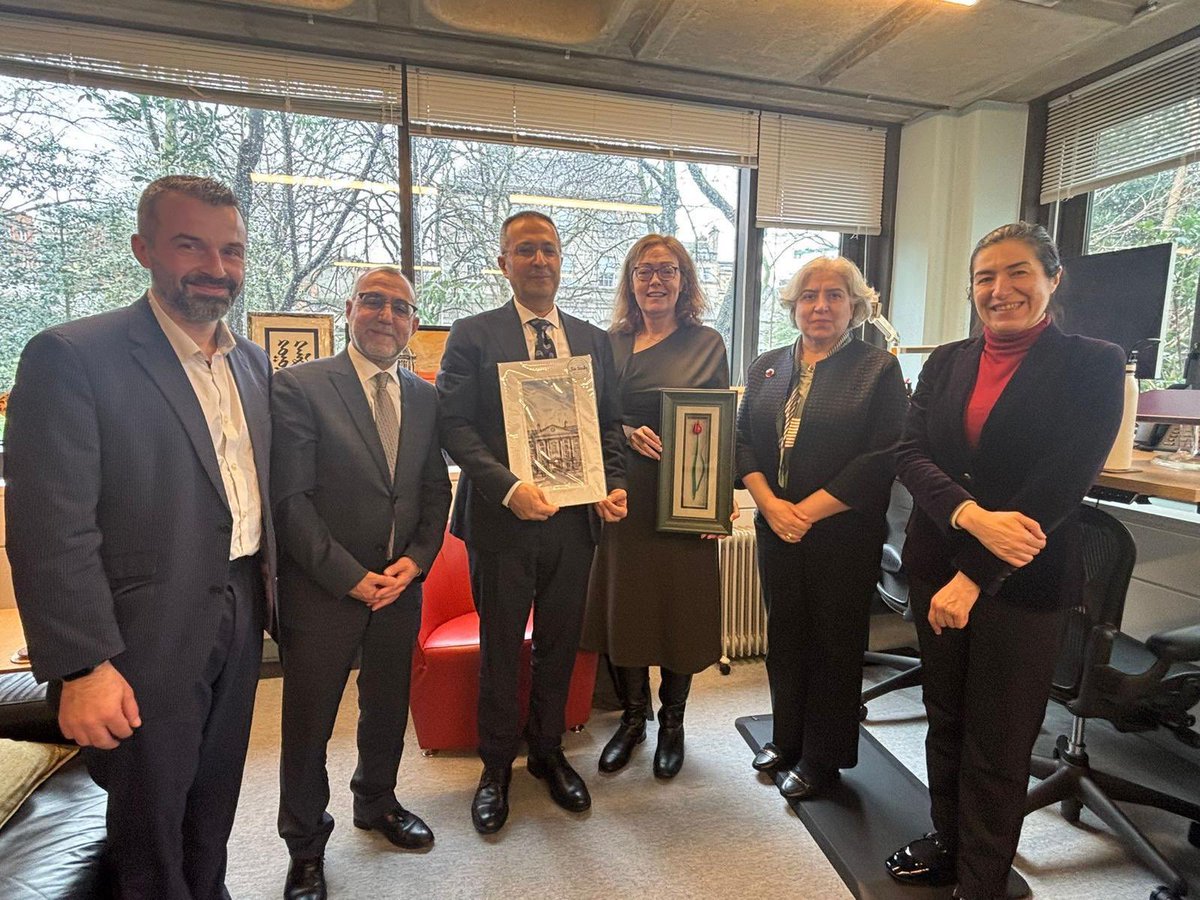 Yunus Emre Enstitüsü tweet media