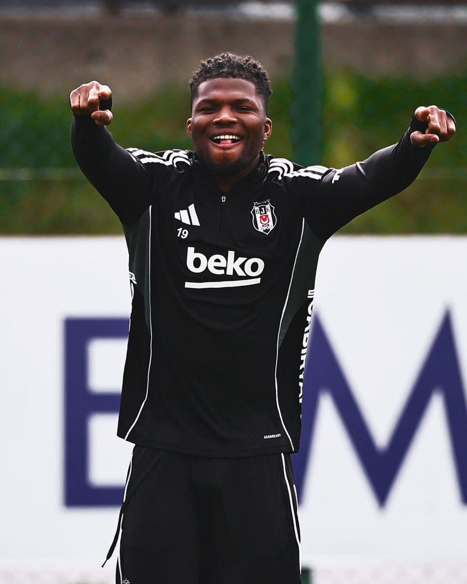 EagleOfSoldier's tweet image. Beşiktaş'ın Gençlerbirliği maçı kamp kadrosu açıklandı.

▫️Taylan Bulut kadroda yer almadı. 

▪️Bireysel çalışmalarına devam eden El Bilal Toure ve Emirhan Topçu da kadroda yok.