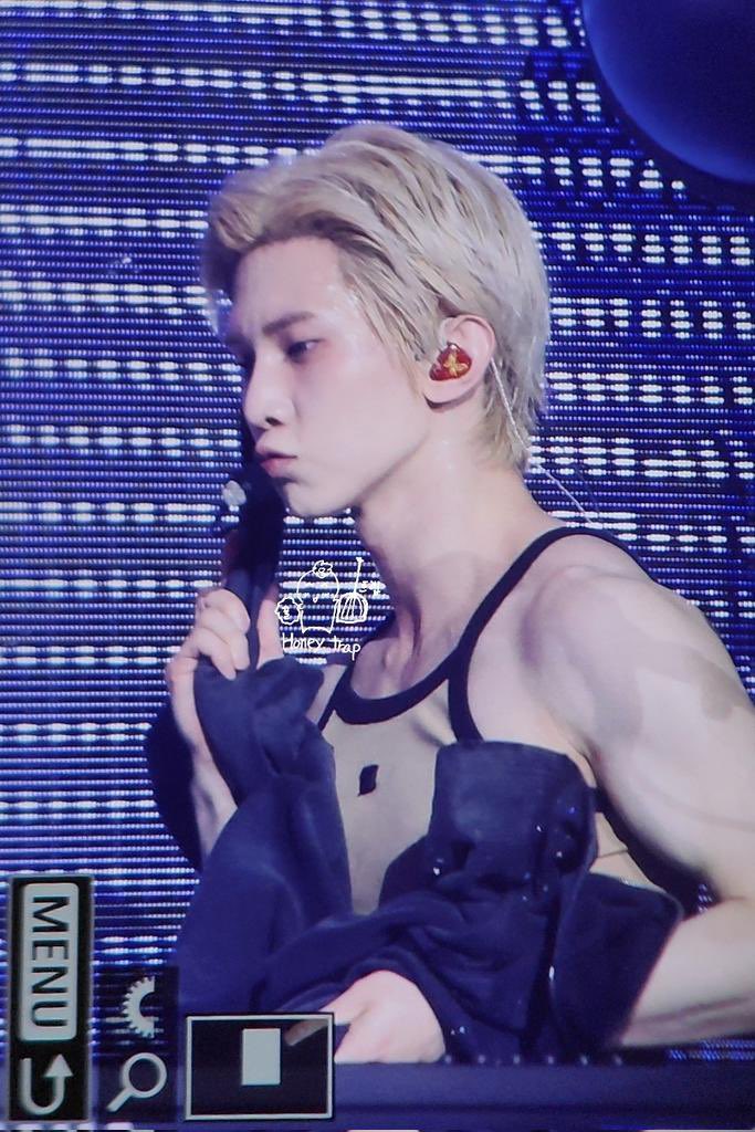 Does Yeosang Look Good Today? tweet media