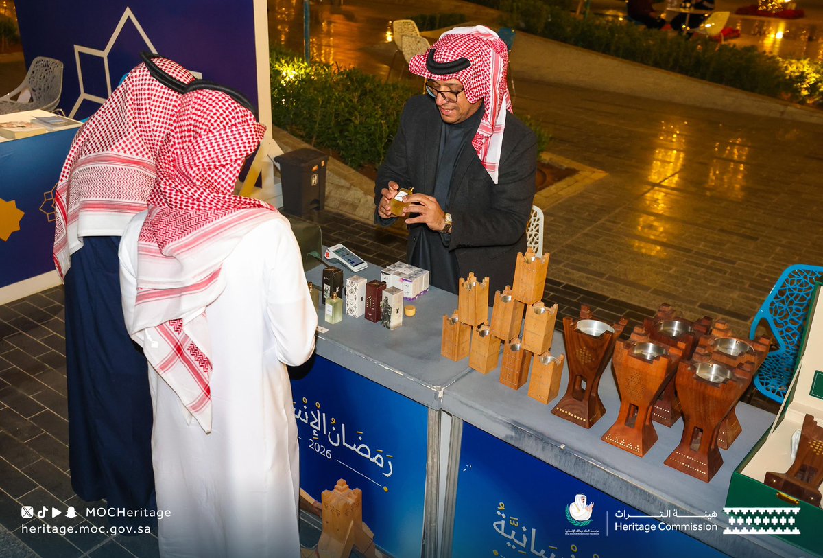 MOCHeritage's tweet photo. للتراث حكايةٌ حظيت باهتمام زوار الأركان الحرفية التي شاركت بها #هيئة_التراث ضمن فعالية رمضان الإنسانية التي تنظمها "مؤسسة الملك عبدالله الإنسانية" @KAHFORG https://t.co/kQRwsgZcnM