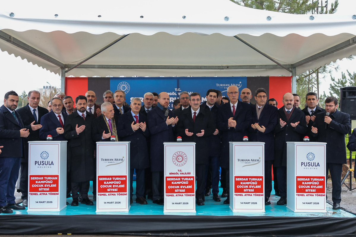 📍Bingöl

Baba ocağım Bingöl’de, İlim Yayma Cemiyeti Mütevelli Heyeti Başkanı Sayın Necmettin Bilal Erdoğan ile birlikte hayırsever iş insanlarımızın katkılarıyla Yaşar Turhan Anadolu Lisesi’nin açılışını ve Serdar Turhan Kampüsü Çocuk Evleri Sitesi’nin temel atma törenini