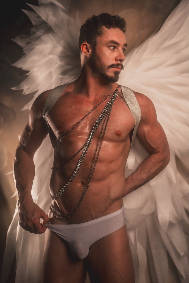 himbo Hashira (ibc feb 20th-23rd)🍑 tweet media