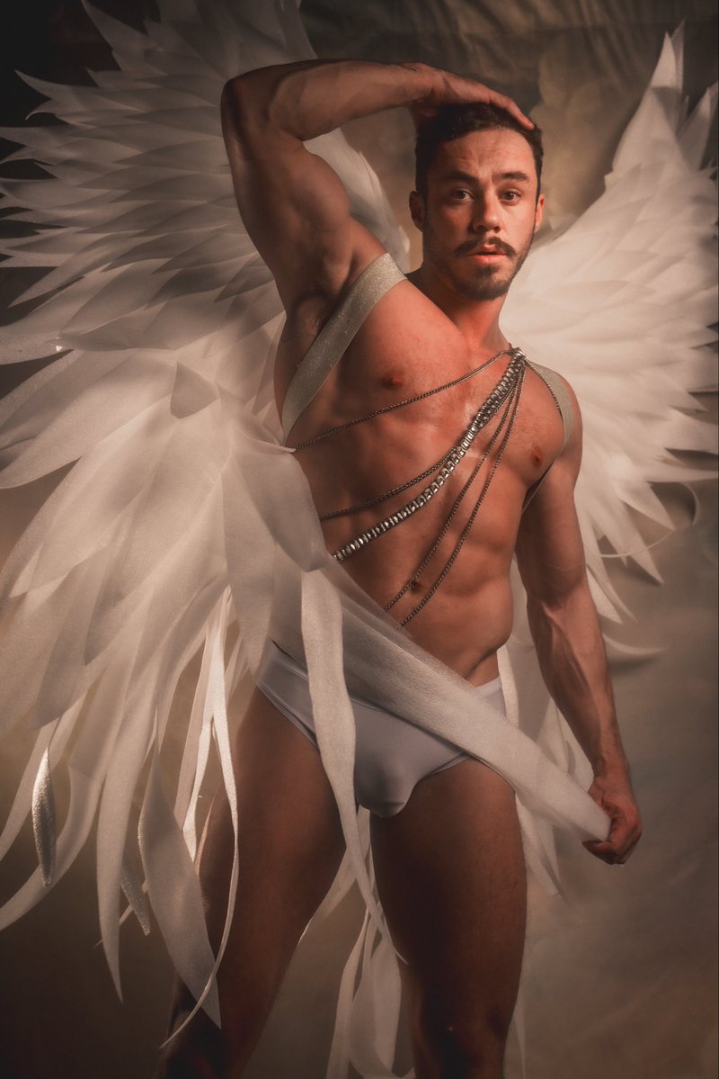 himbo Hashira (ibc feb 20th-23rd)🍑 tweet media