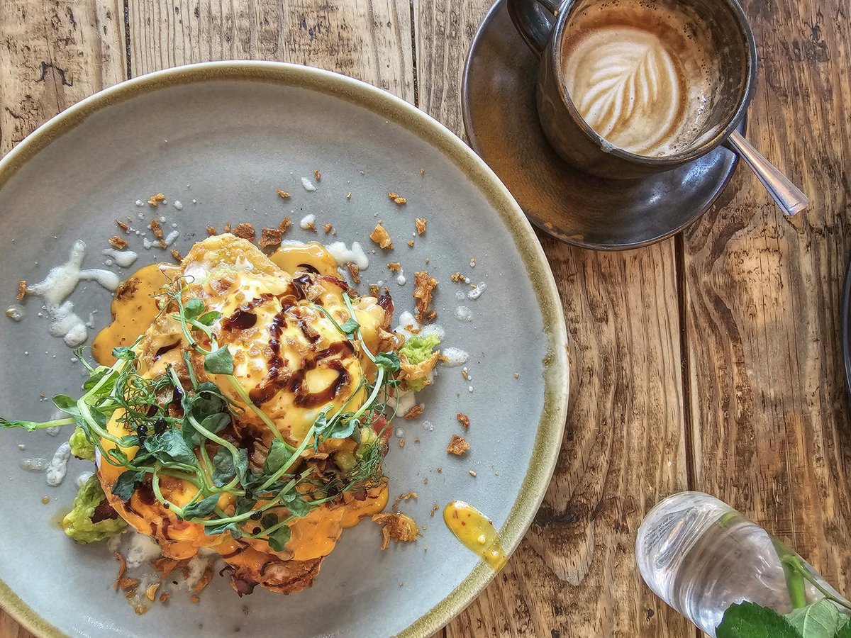 Dining Devon tweet media