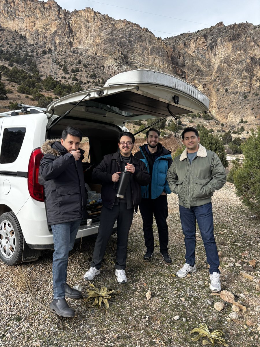 Hele yavrum di gel gel <a href="/FurkanK7575/">FK</a> <a href="/yolcuyasin98/">KendiYolununYolcusu</a>