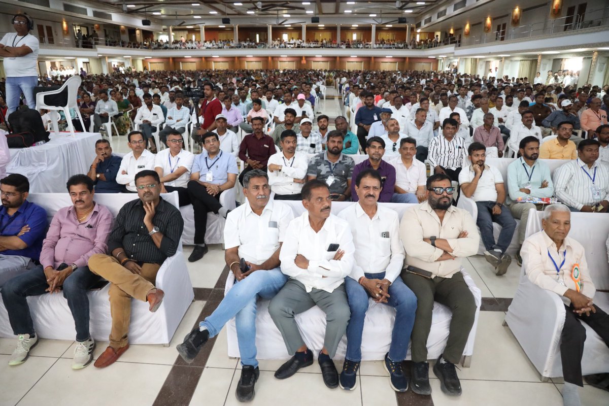 આજરોજ માન.મુખ્યમંત્રીશ્રીના વરદ હસ્તે 1350.68 કરોડના ખર્ચે વિવિધ વિભાગોના કુલ 139 જેટલાં વિકાસ પ્રકલ્પોનો ઈ-લોકાર્પણ અને ઇ-ખાતમુહૂર્ત કાર્યક્રમ શ્રી સ્વામિનારાયણ મંદિર ઝાડેશ્વર ખાતે યોજાયો. 
<a href="/CMOGuj/">CMO Gujarat</a>
 <a href="/InfoGujarat/">Gujarat Information</a> <a href="/revenuegujarat/">Revenue Dep. Gujarat</a>