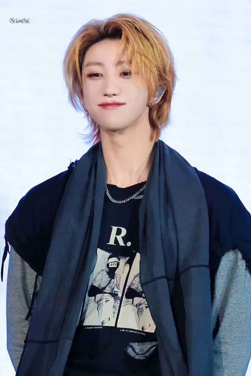 sonnet18_ tweet media