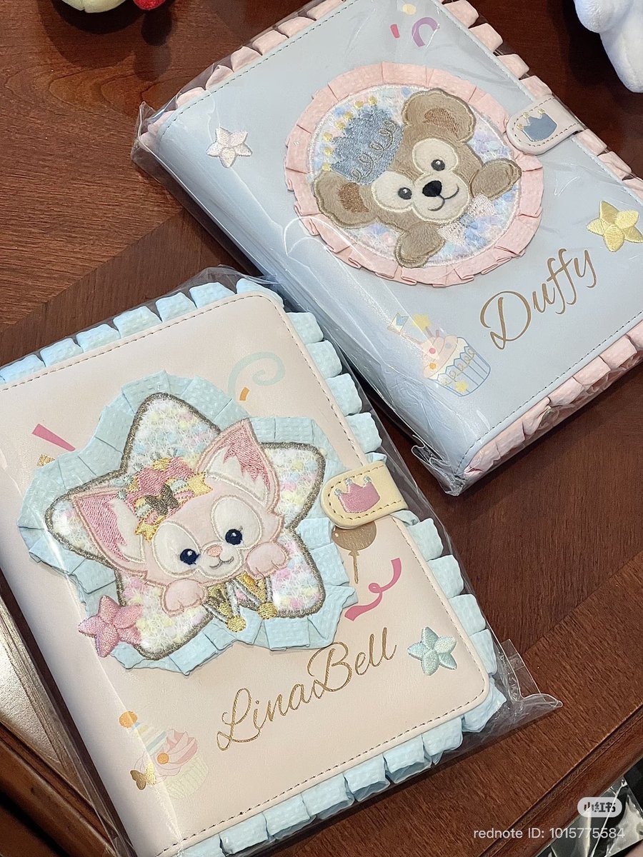 8_rivi's tweet photo. ダッフィーの手帳とパスポートケースがトキメキすぎて本当に欲しい..🧸ᯓ✩꙳ https://t.co/r9FRFnHj2T