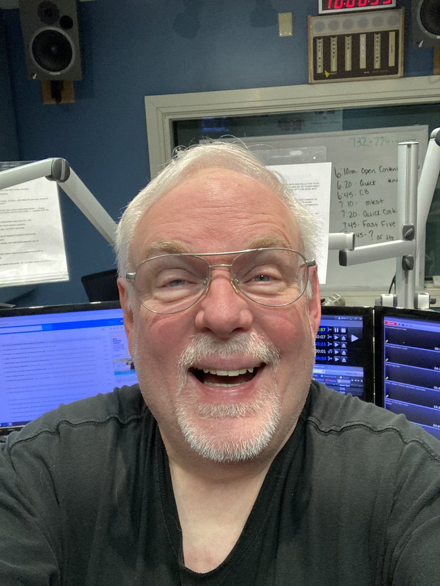 1071TheBoss tweet media