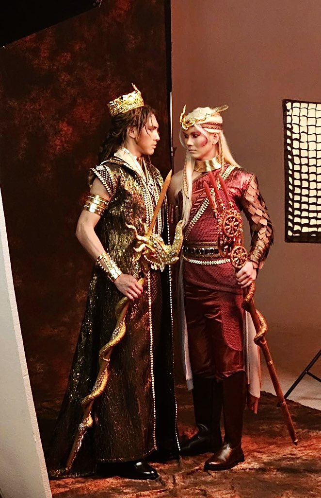 แค่เห็นอาวุธ…ก็รู้แล้วว่าศึกครั้งนี้ไม่ธรรมดา
อาวุธพร้อม ศึกก็พร้อม เตรียมพบความยิ่งใหญ่ได้เลย 🔥

#นาคราชเดอะมิวสิคัล
#NagaRajTheMusical
#BuildJakapan
#Beyourluve 
<a href="/JakeB4rever/">BIU.</a>