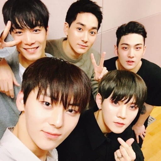 whoislove__'s tweet photo. 뉴이스트보고싶어행복한하루보내
#뉴이스트_데뷔14주년_축하해
데뷔일축하해오래오래사랑하자
#NUEST_14th_ANNIVERSARY https://t.co/0oOp5ndsSY