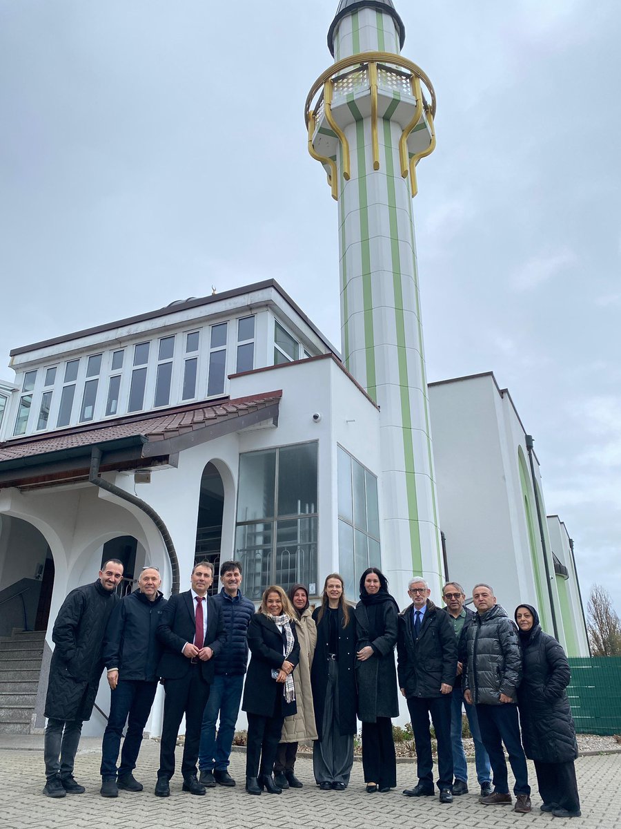 CK_Samsun's tweet photo. Almanya’nın Baden bölgesindeyiz.

UID Baden Bölge Başkanı Sn. Muhlis Alkan ile Pforzheim şehrinde faaliyet gösteren Türk futbol kulübü F.C. Fatihspor’u ve gurbetçilerimiz tarafından yaptırılan, Almanya'nın ilk kubbeli ve minareli camisi olan Pforzheim Fatih Camii’ni ziyaret ettik.
@alkan_muhlis