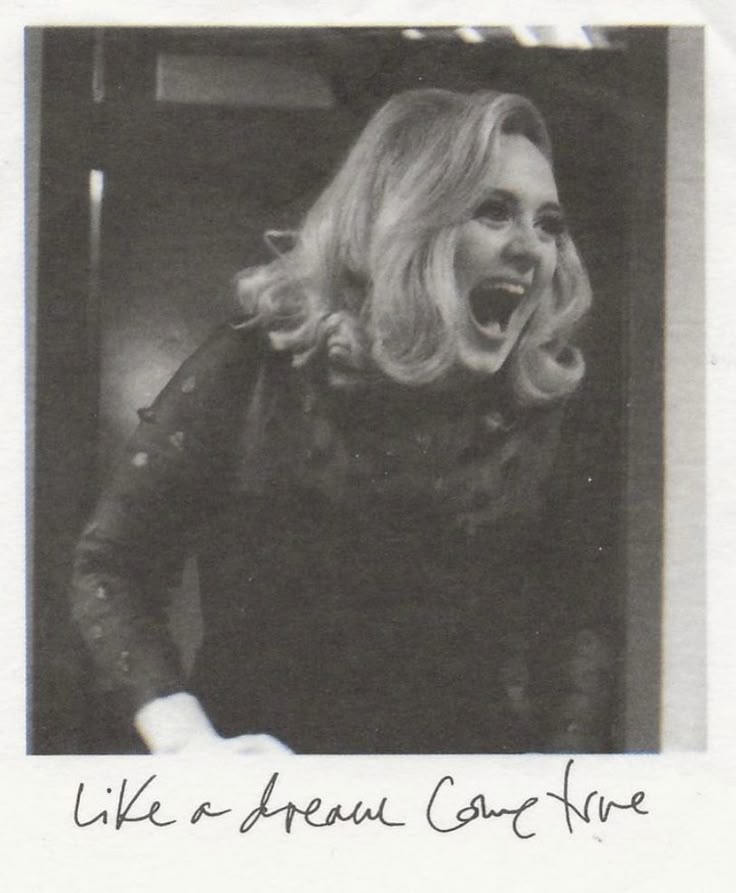 adelebrasilbr's tweet photo. you know 🥹 era meu sonho @umusicbrasil 

ps: ajuda a gente 🙏🏻 jonathan faz alguma coisa https://t.co/pwUut5DYX1