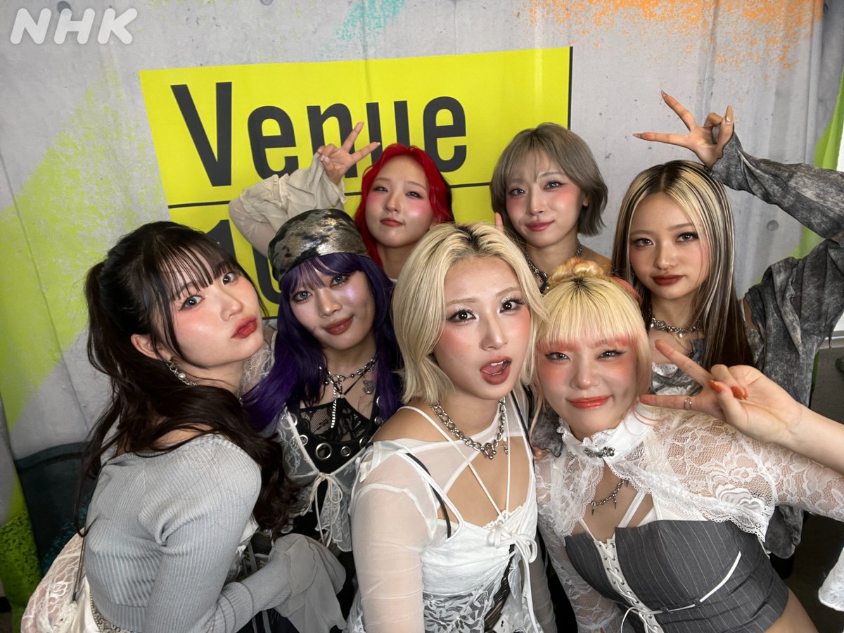 💚#Venue101EXTRA in 仙台💚

／
📺NOW ON AIR📺
＼

NHK ONEで配信中👇
スマホでも見られます📱
web.nhk/tv/an/venue101…

🌹#HANA／#ColdNight🌹

▶毎日を懸命に生きる人へのエールソング📣
▶当時会場で被災した方からのメッセージも✉️