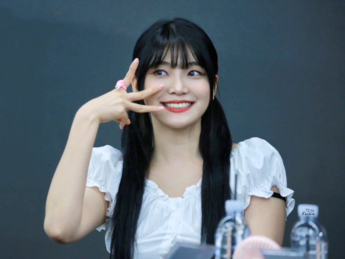 allforeverglow's tweet photo. 240726🤍

#EVERGLOW #에버글로우 #온다 #ONDA https://t.co/9CkWJaTPBZ