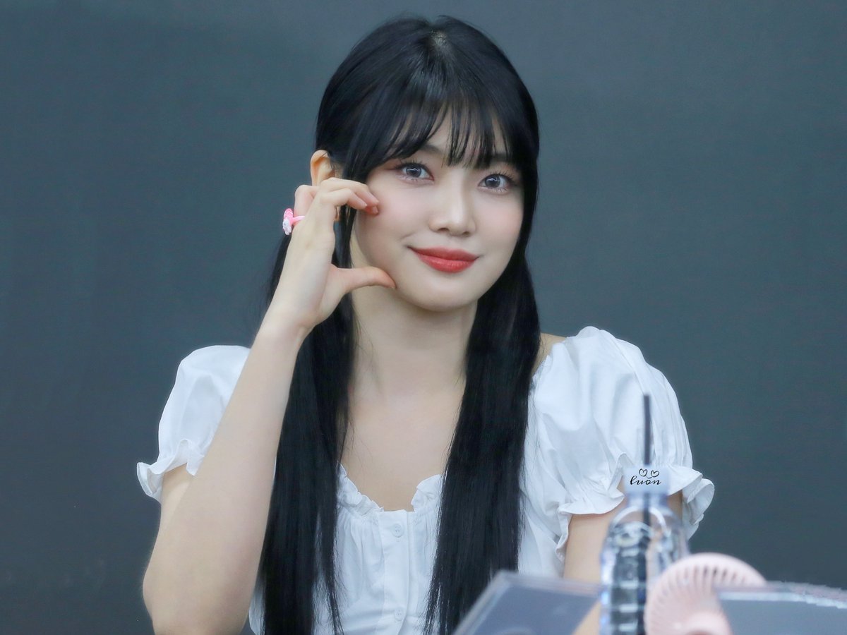 allforeverglow's tweet photo. 240726🤍

#EVERGLOW #에버글로우 #온다 #ONDA https://t.co/9CkWJaTPBZ