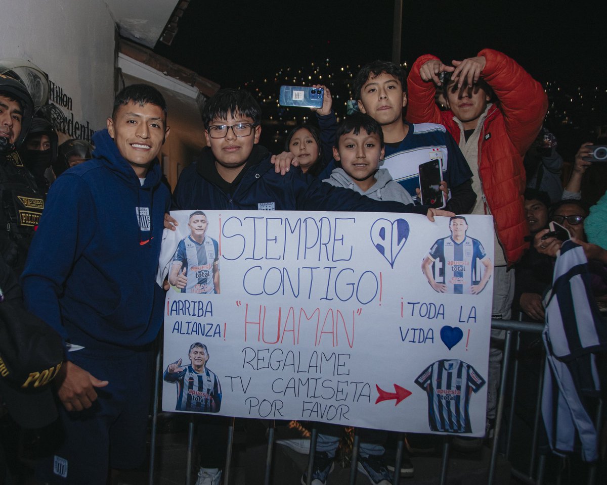 OutOfALContext 1901 tweet media