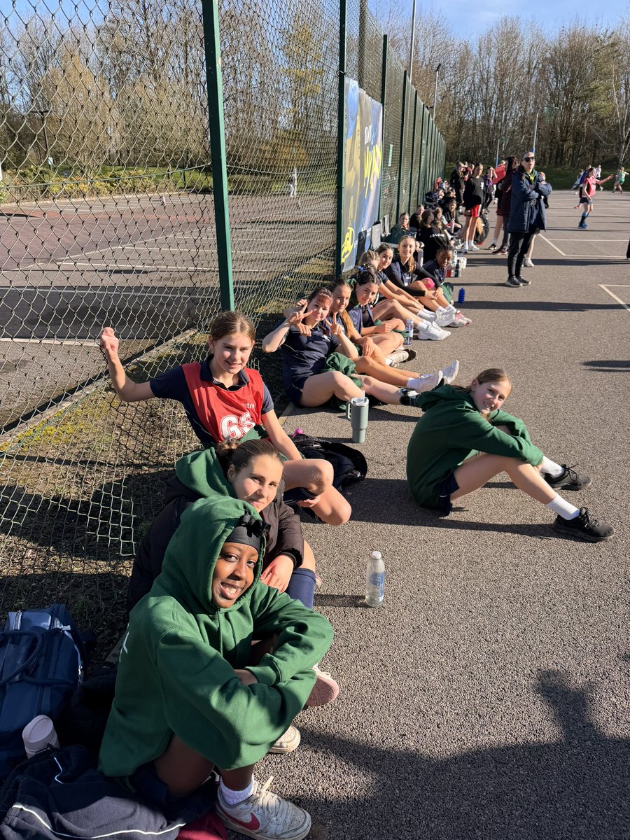 Bullers Wood Girls PE tweet media