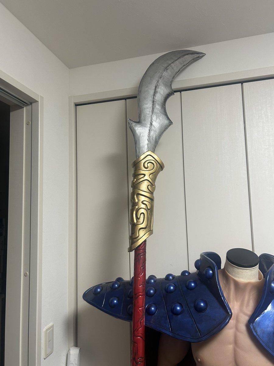 コスプレ

王騎将軍の矛完成しました！！😆

キジマの写真編集をせず、ヒロアカのくじを引かず

夜も遅くまで作業してようやく形になりました😭

あとは少し手直しして今月末のイベントで出せるように色んな物を調整していこうと思います😊

良く頑張ったと思う方は❤️してくれると嬉しいです😆