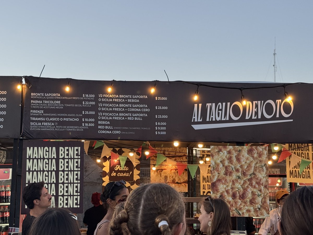 Alguiennuevo8's tweet photo. Más precios del #lollapalooza
#argentina https://t.co/GLAcFi1OFR