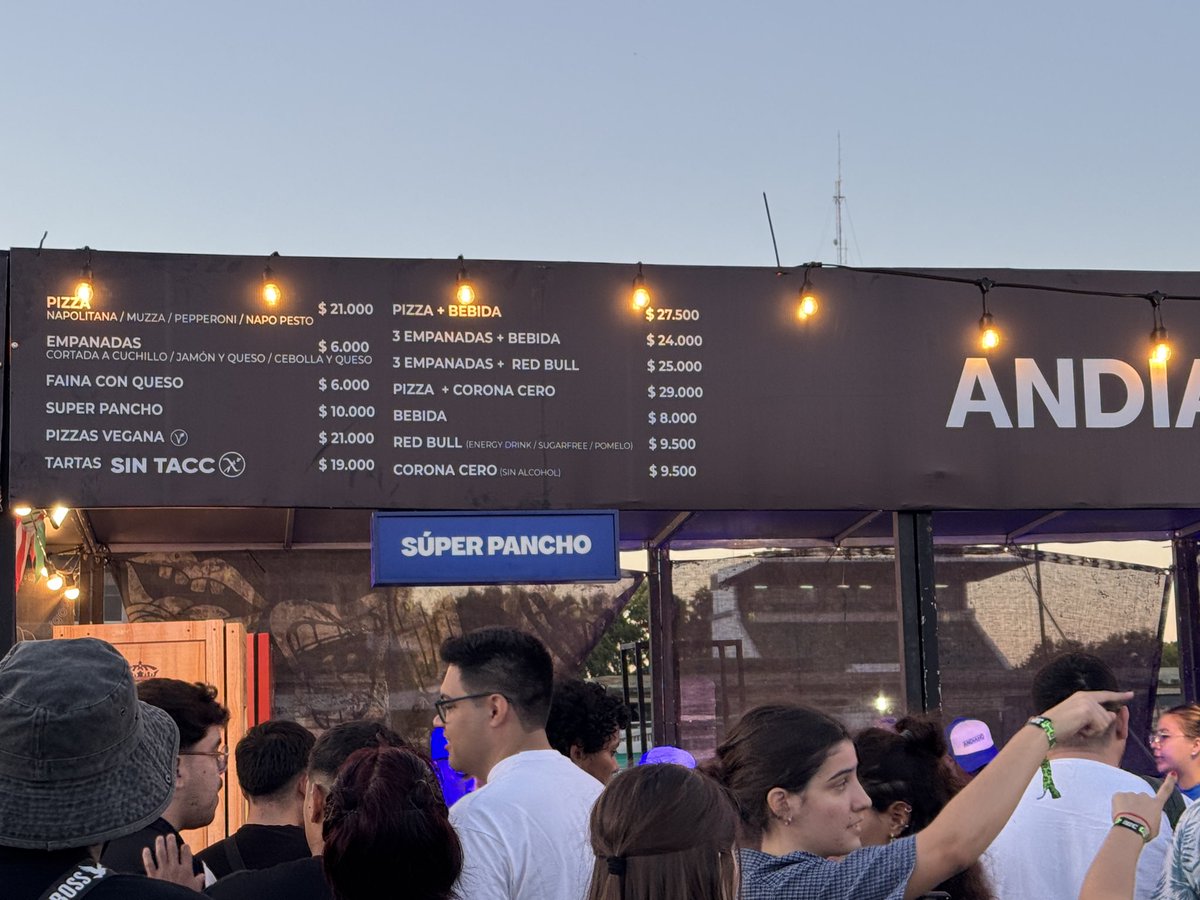Alguiennuevo8's tweet photo. Más precios del #lollapalooza
#argentina https://t.co/GLAcFi1OFR