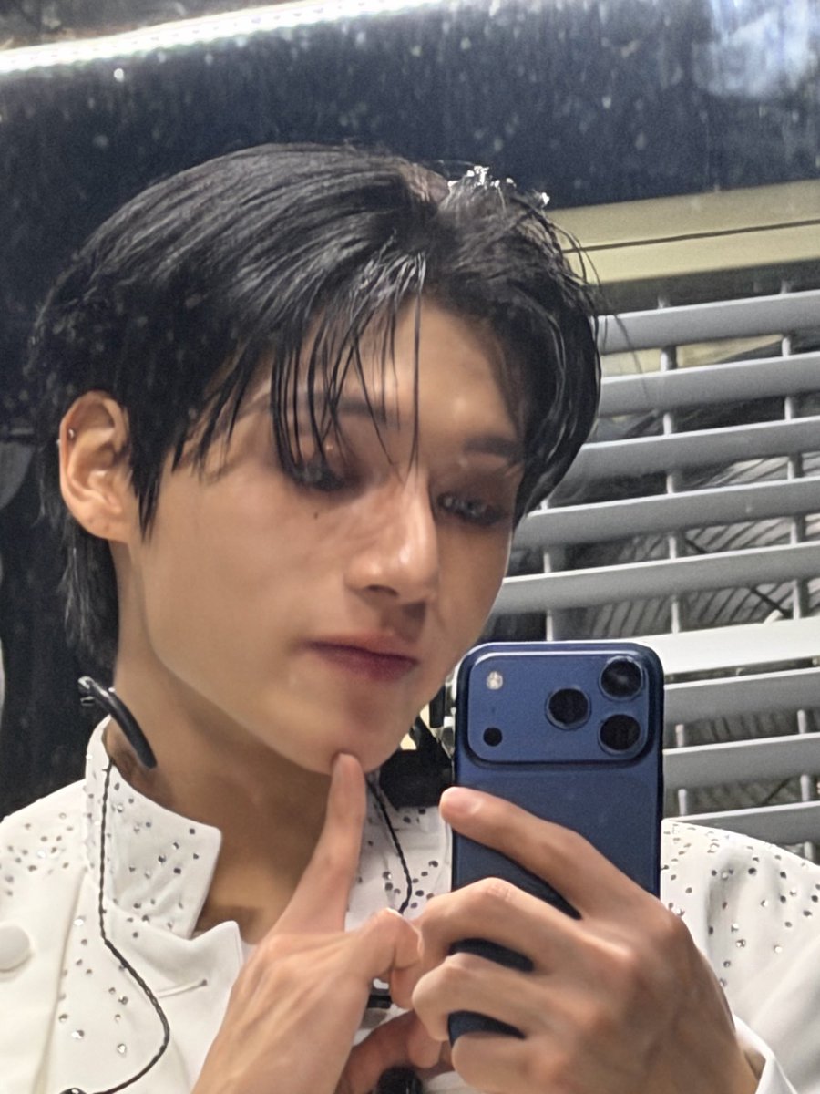rklsek's tweet photo. 화이트데이라고 우영사탕주는남자 존커...
손가락:사탕막대 https://t.co/e9p9ug1KSp