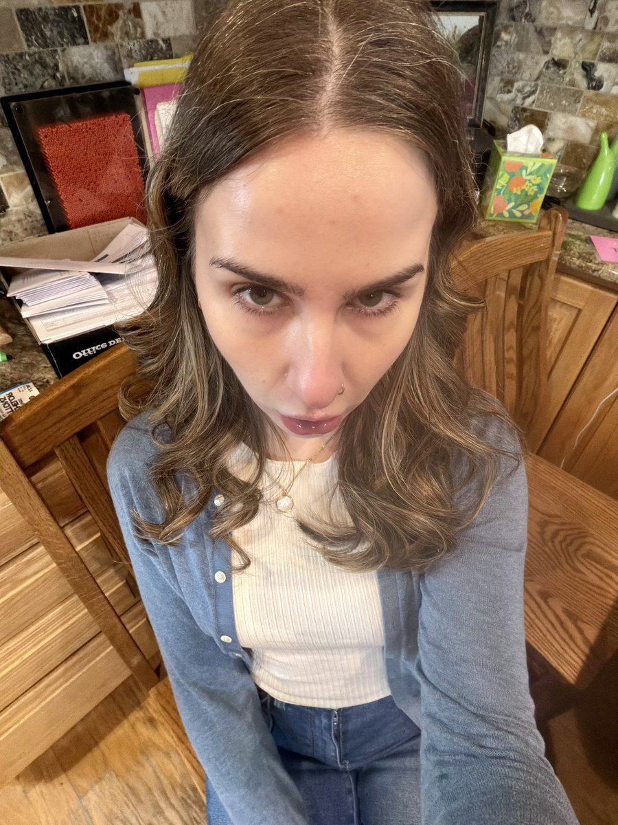 adamlevinefan42's tweet image. this is my #officecore #taxseason #iammanillafoldingunderthepressure