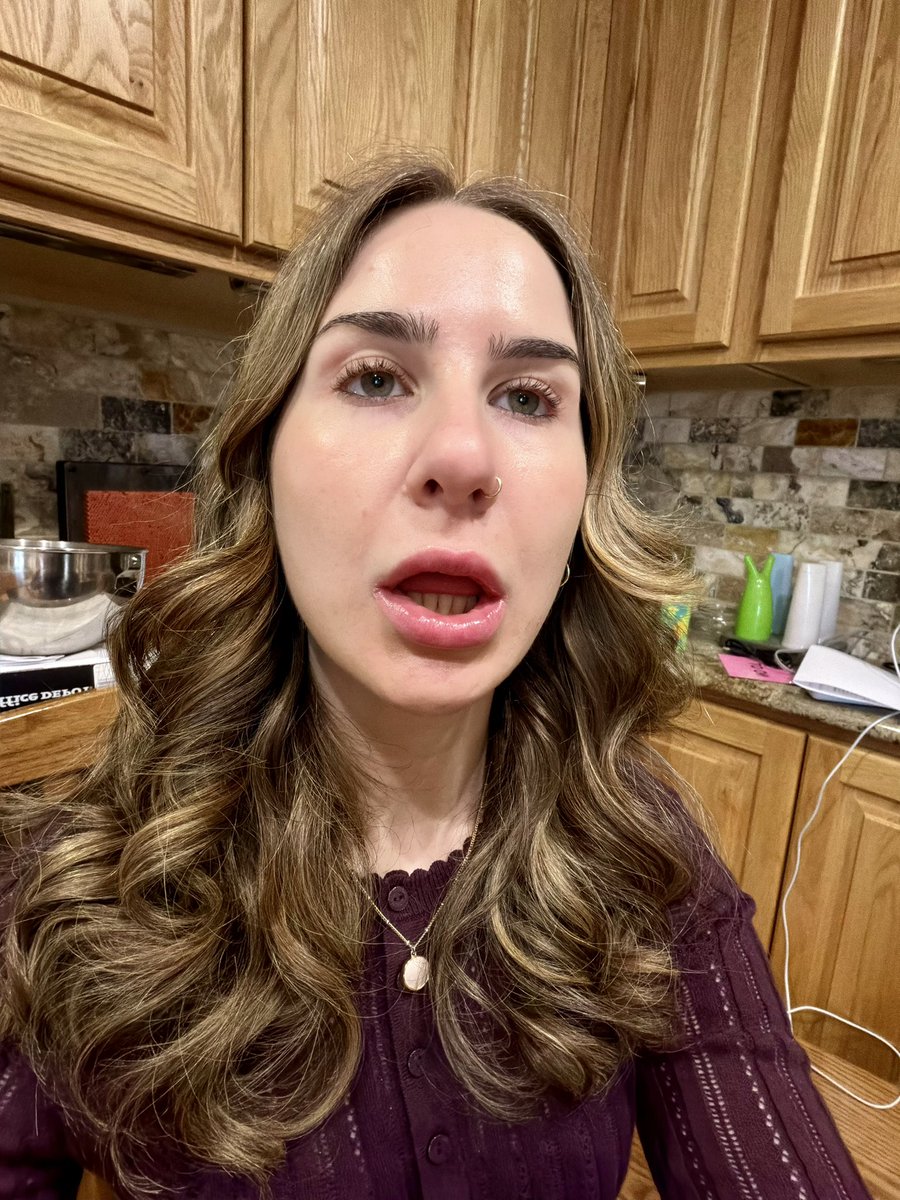 adamlevinefan42's tweet image. this is my #officecore #taxseason #iammanillafoldingunderthepressure