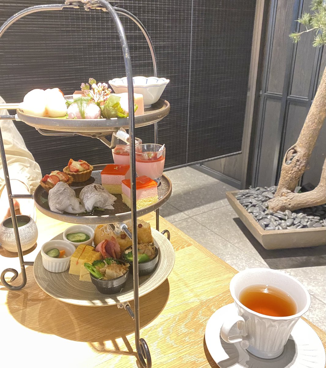 ɐɥ˙ɐɥ tweet media