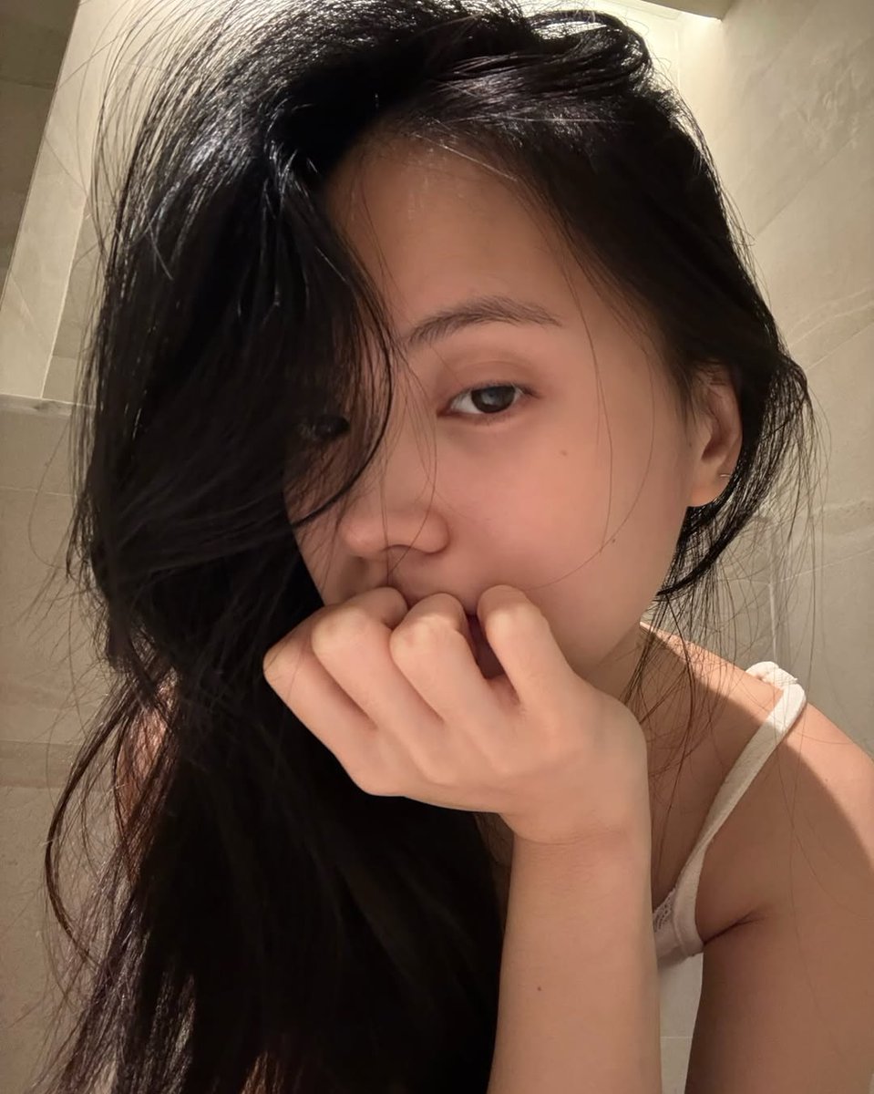 mintiraqq's tweet photo. Guys, I’ve got some ผมหงอก https://t.co/BBGBkLEpkv