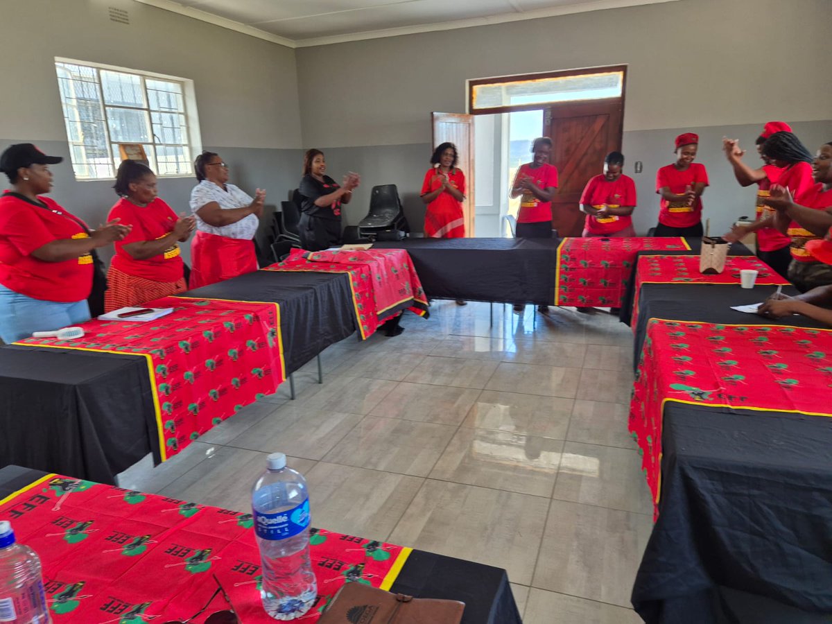 EFFEASTERNCAPE_'s tweet photo. ♦️In Pictures♦️
CCT Member, Commissar @YolaLuzipo Madikizela, together with PCT deployee, fighter Sibongile Aloni presided over a successful SRCT Induction of Dr Beyers Naude/Blue Crane subregion at Cookhouse.
#EFFAtWork https://t.co/XsJkoFYExg