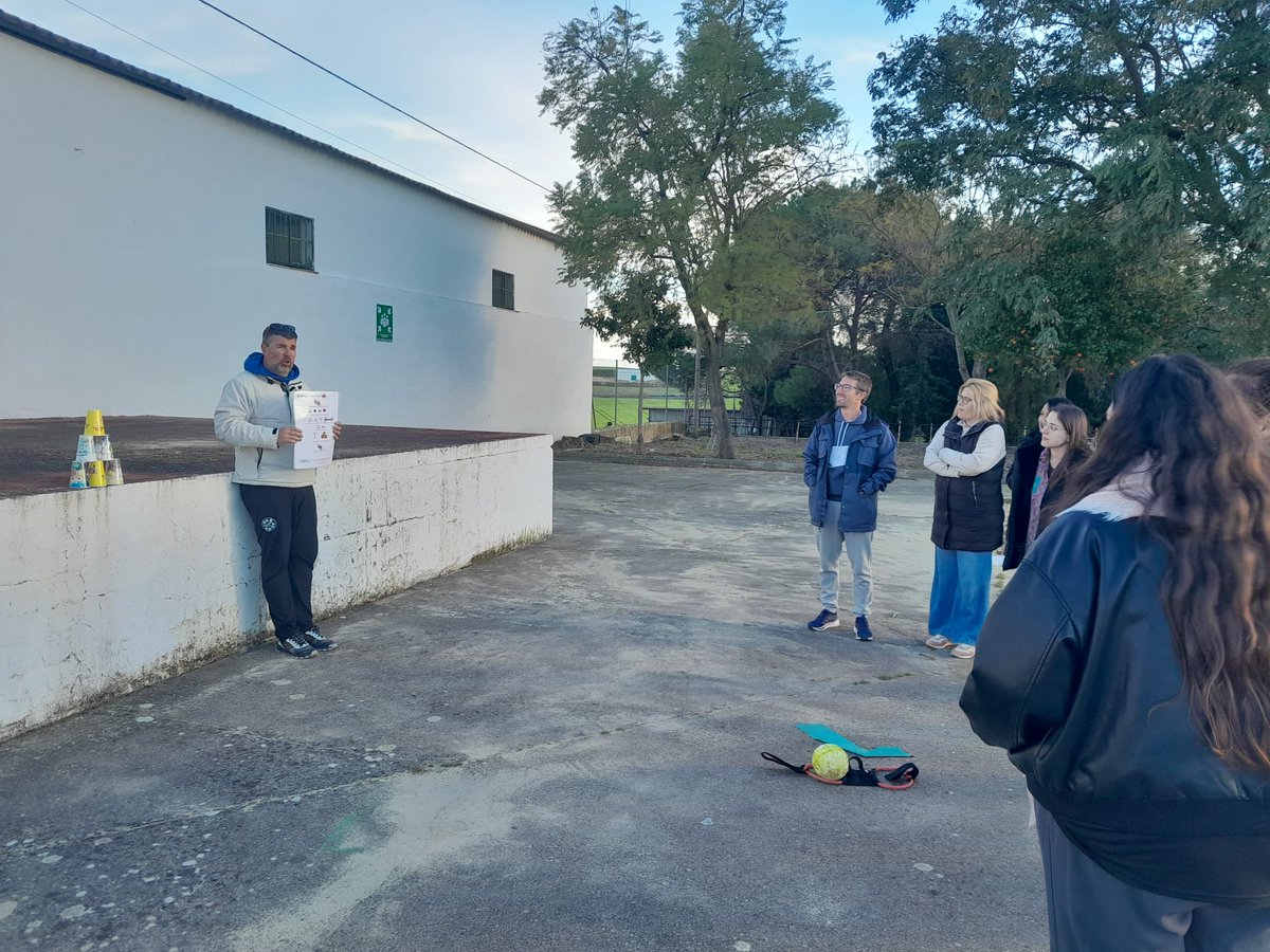 Patios Y Parques Dinámicos tweet media