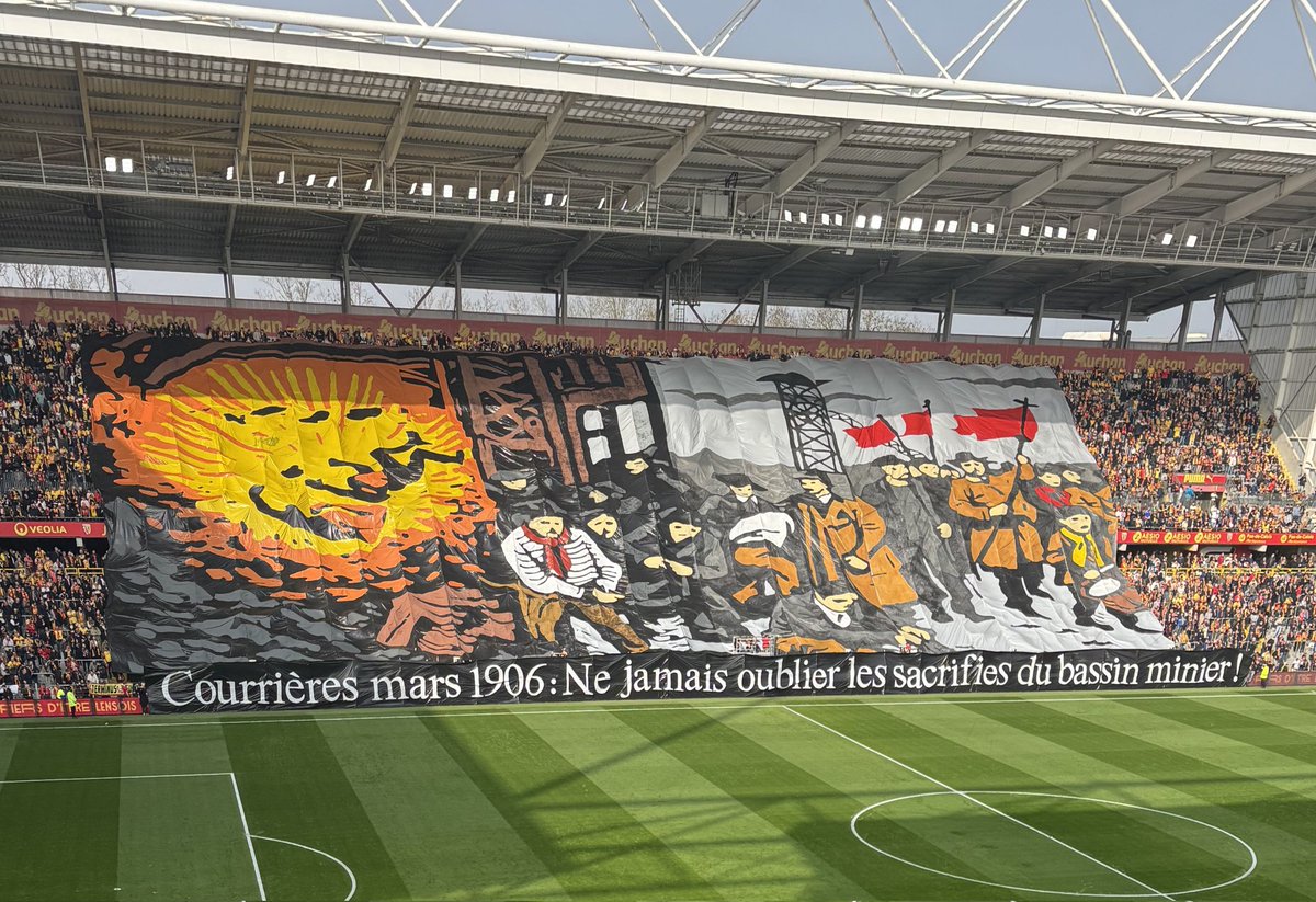 Michael Bonvalot tweet media