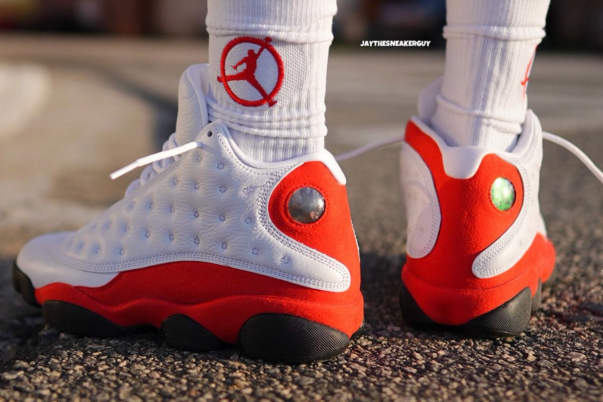 JustFreshKicks tweet media