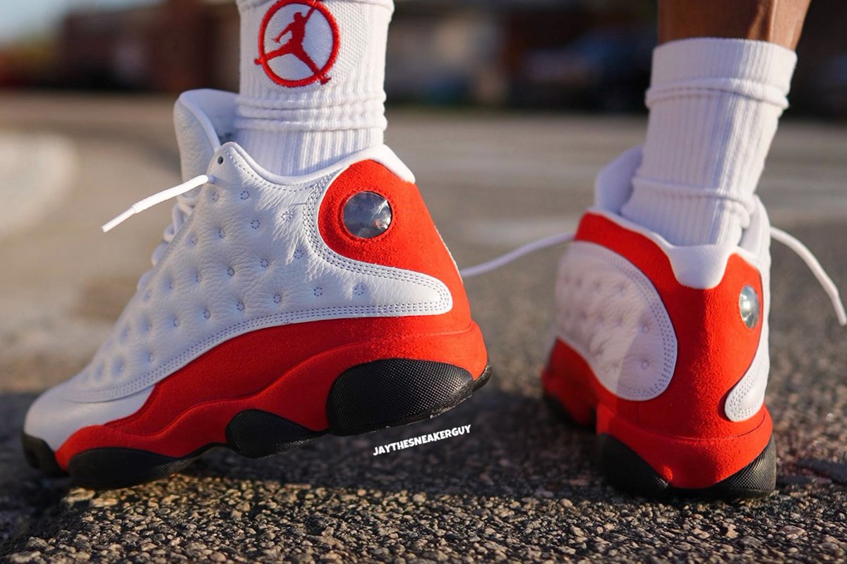 JustFreshKicks tweet media