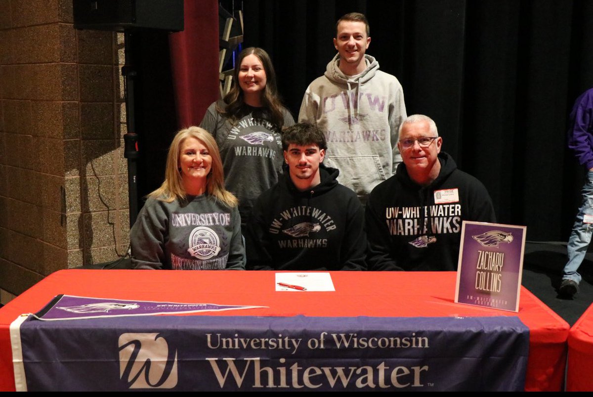 z_collins227's tweet photo. I am beyond greatful to officially sign to the University of Wisconsin-Whitewater to play football. Thank you to God, my family members and all of my coaches! #poundtherock 💜
@BryceCross8 @CoachRindahl @WarhawkFootball @GCHSBulldogs https://t.co/7PI1uPAYW4