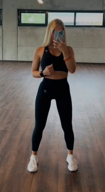 GoddessRoxy2001's tweet photo. I need a new gym outfit, which good boy wants to get my smelly/worn gym socks/trainers?

blik throne paypal polish queen gym socks https://t.co/xYauOuAfLT