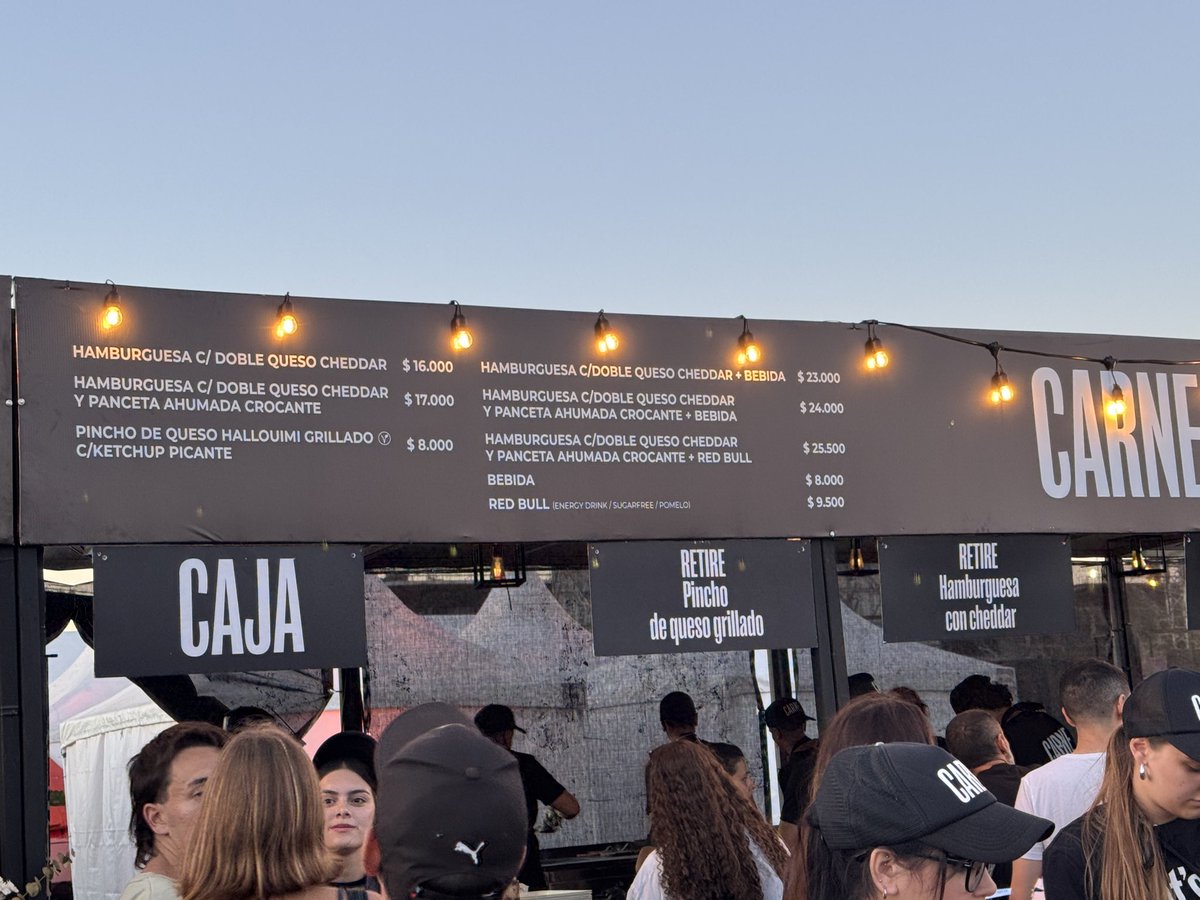 Alguiennuevo8's tweet photo. Más precios del #lollapalooza
#argentina https://t.co/UgLWutjlVT