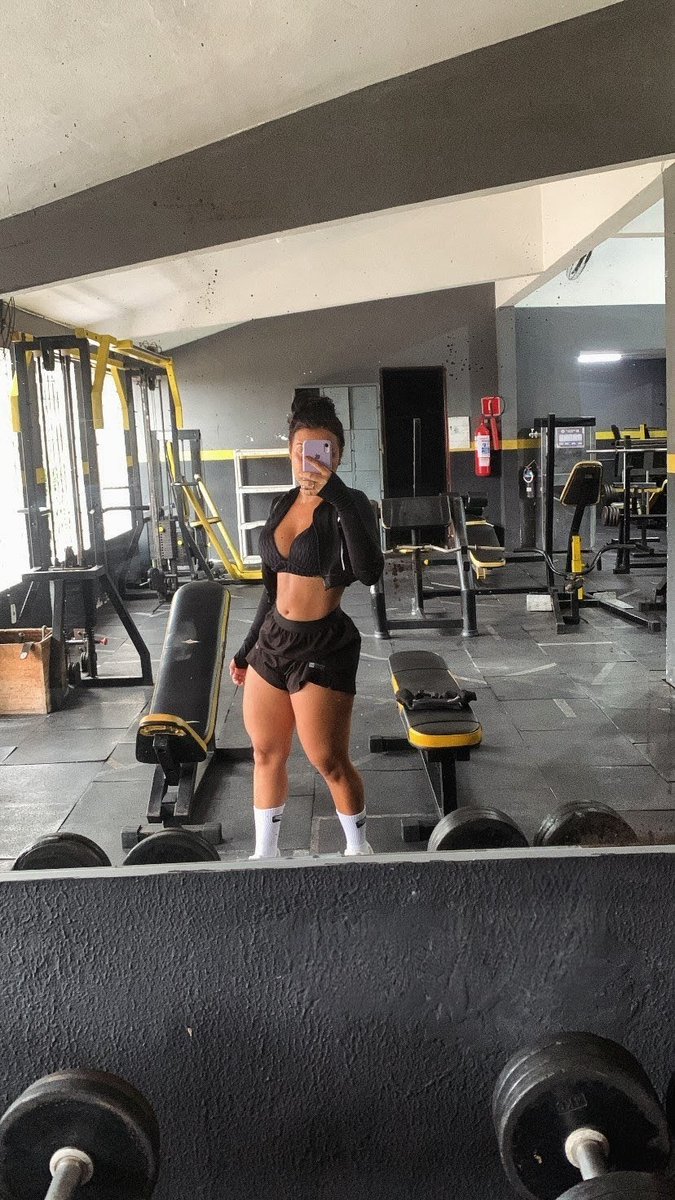 Letícia Oliveira 𖦹𖦹 tweet media