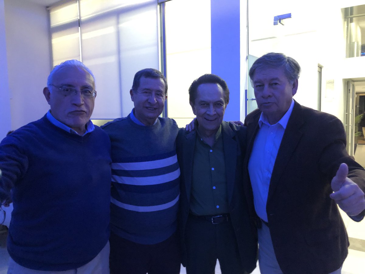 AnyeloMH's tweet photo. Hoy tuvimos la excelente oportunidad de felicitar a un gran ser humano, nuestro amigo Sergio Pacheco Aguilar con motivo de su cumpleaños y saludar al Lic Victor Manuel Tinoco Rubí exgobernador de Michoacán. https://t.co/3LoGuUdCnw