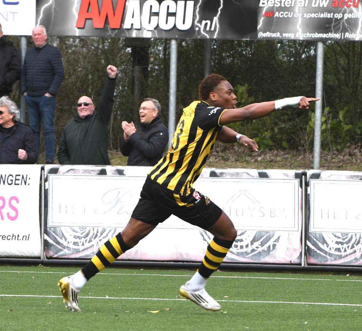 vvrbb's tweet photo. Mooie plaatjes van de Rijnsburgse doelpuntenmaker.
#barbb 0-1 https://t.co/csDb5T4lT9
