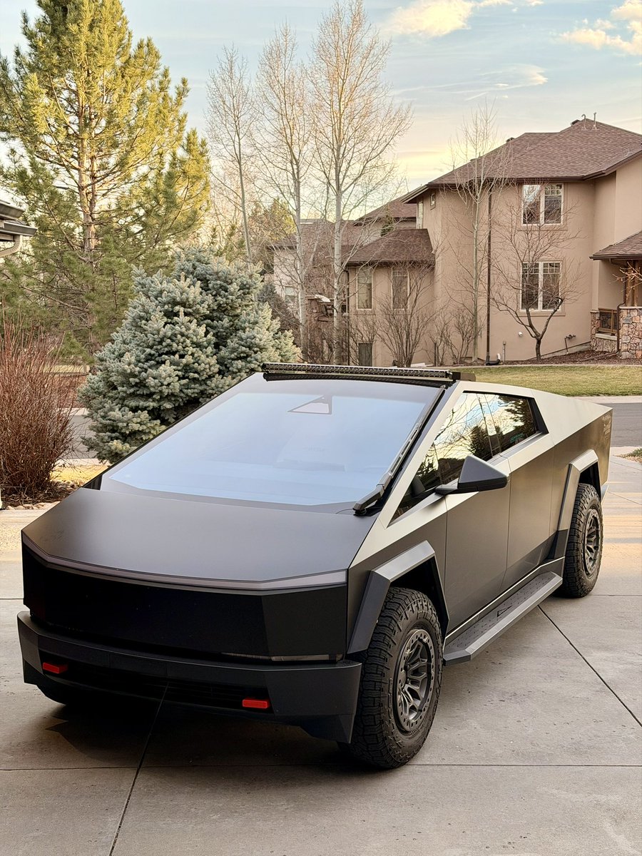 Dan from Spotted Model: Cars & Tech tweet media