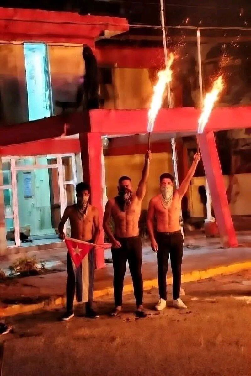 La antorcha de la libertad !!! Viva Cuba libreeeeeee carajo !