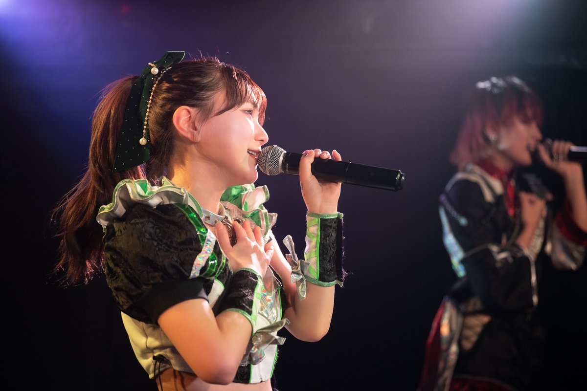 basslinelab1's tweet image. ROOT REAL -ルートリアルｰ
@rootreal_info 

白：八女蘭れん #やめられん
@yameraren_0930

紅：亜紗紅るな #あさくるな
@asakuluna_0327

緑：会綺楽める  #あきらめる
@akirameru_1106

『予測不能・唯一無二な楽曲で
モノトーンな生活の反復を彩る』
#EDM サウンドアイドル🎧